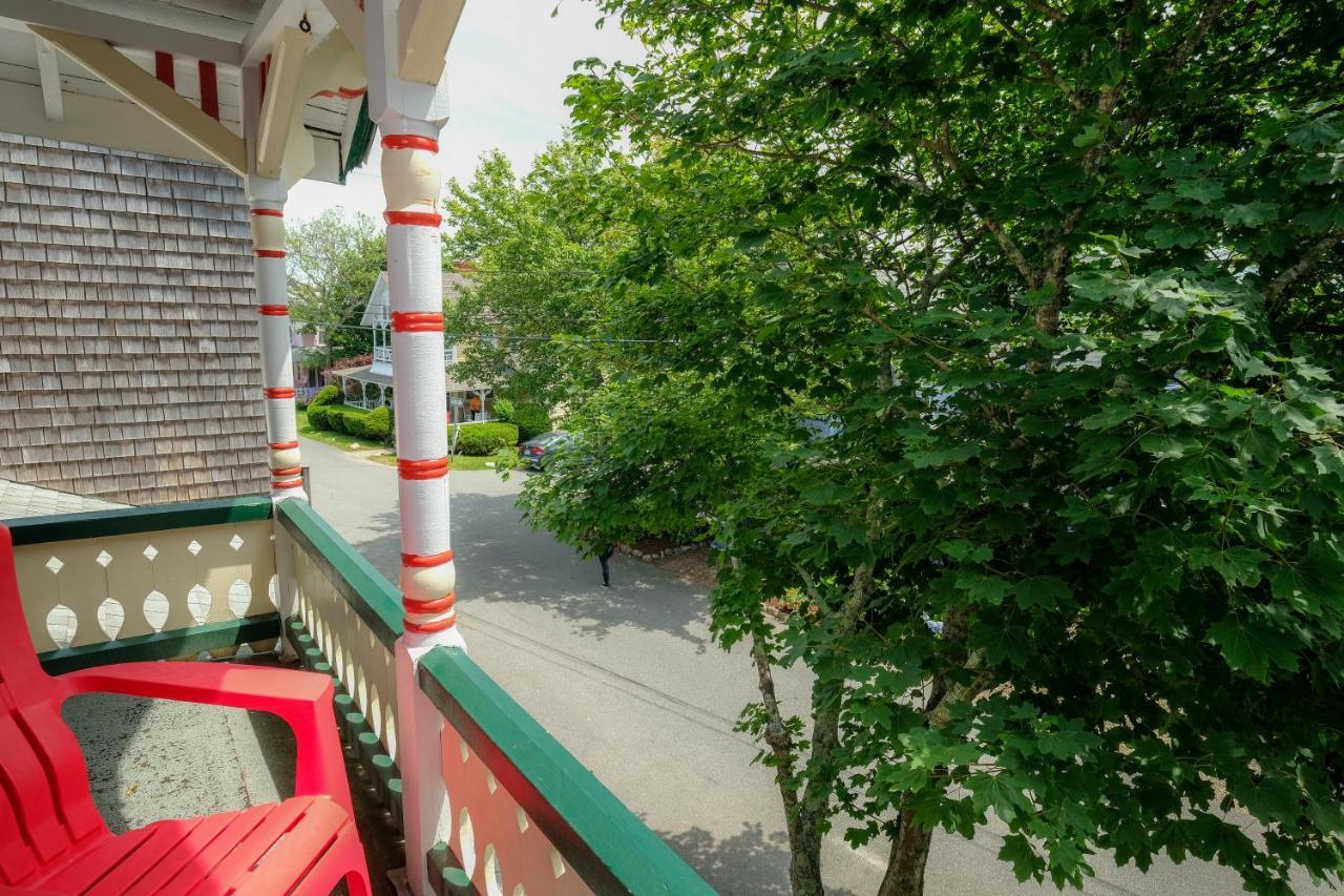 Pequot Hotel オーク・ブラフス エクステリア 写真