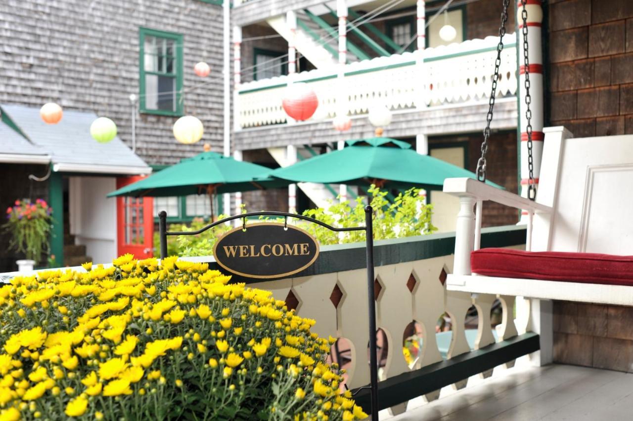 Pequot Hotel オーク・ブラフス エクステリア 写真