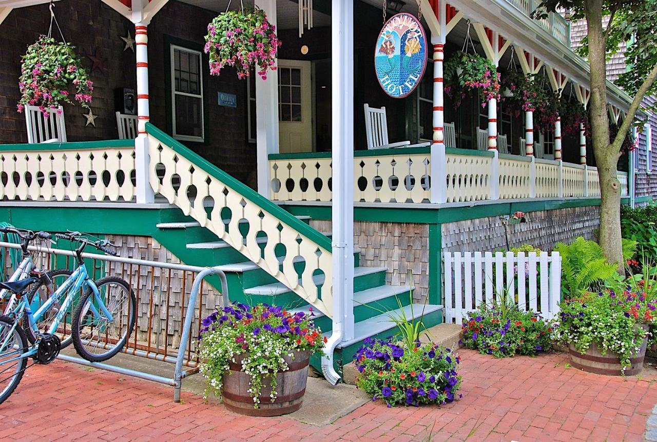 Pequot Hotel オーク・ブラフス エクステリア 写真