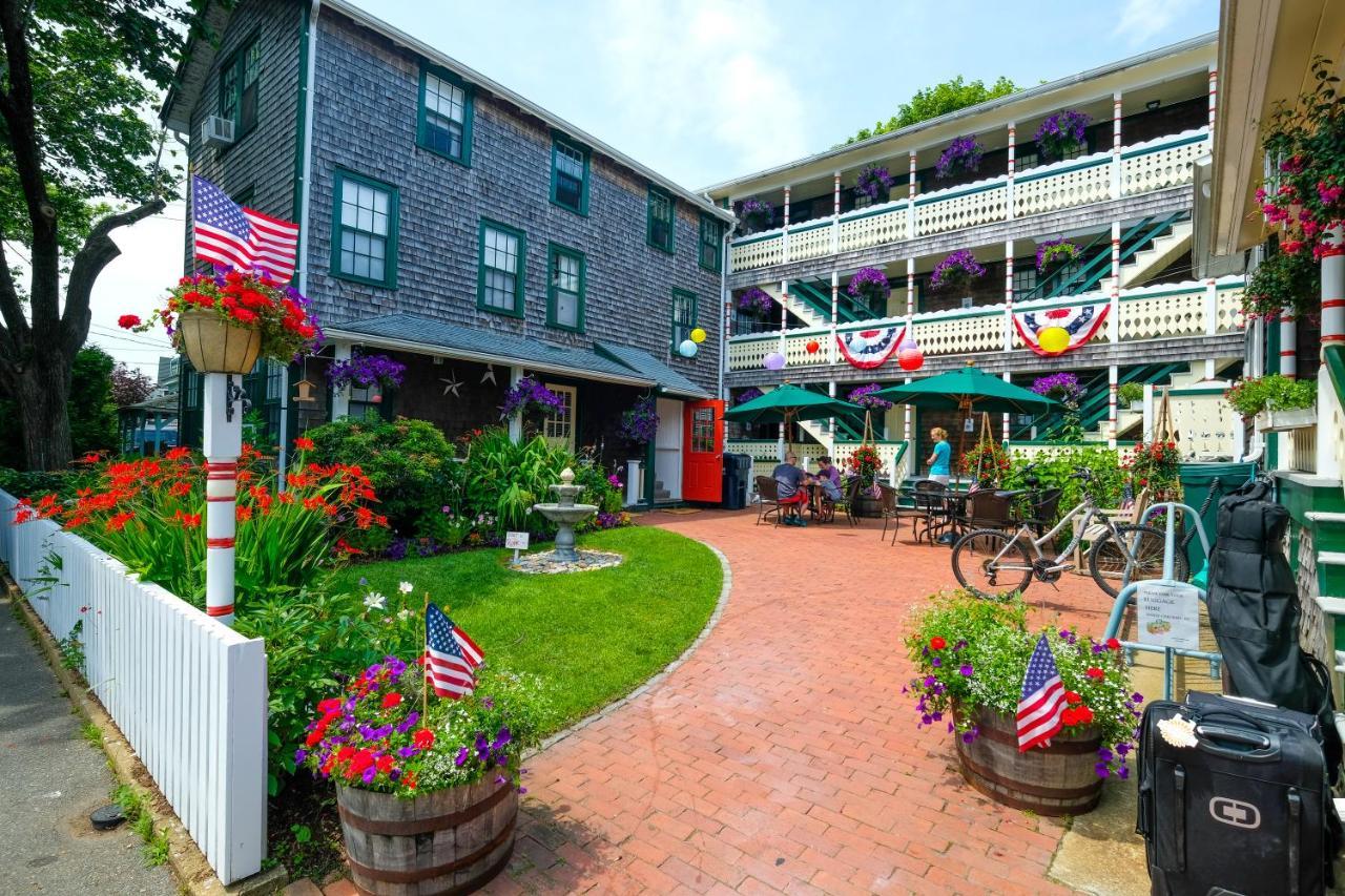 Pequot Hotel オーク・ブラフス エクステリア 写真