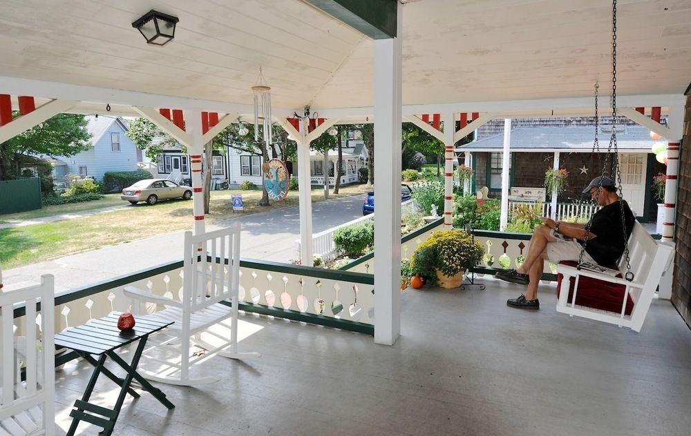 Pequot Hotel オーク・ブラフス エクステリア 写真