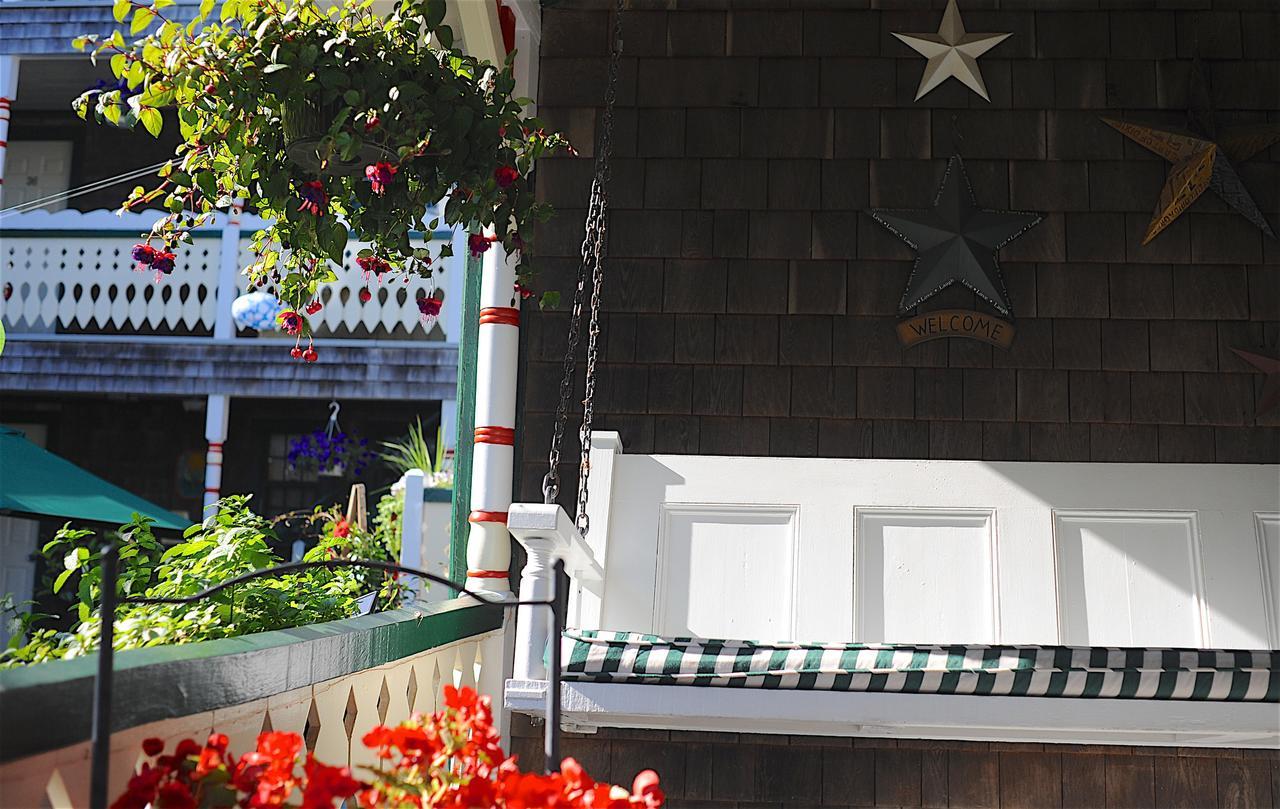 Pequot Hotel オーク・ブラフス エクステリア 写真