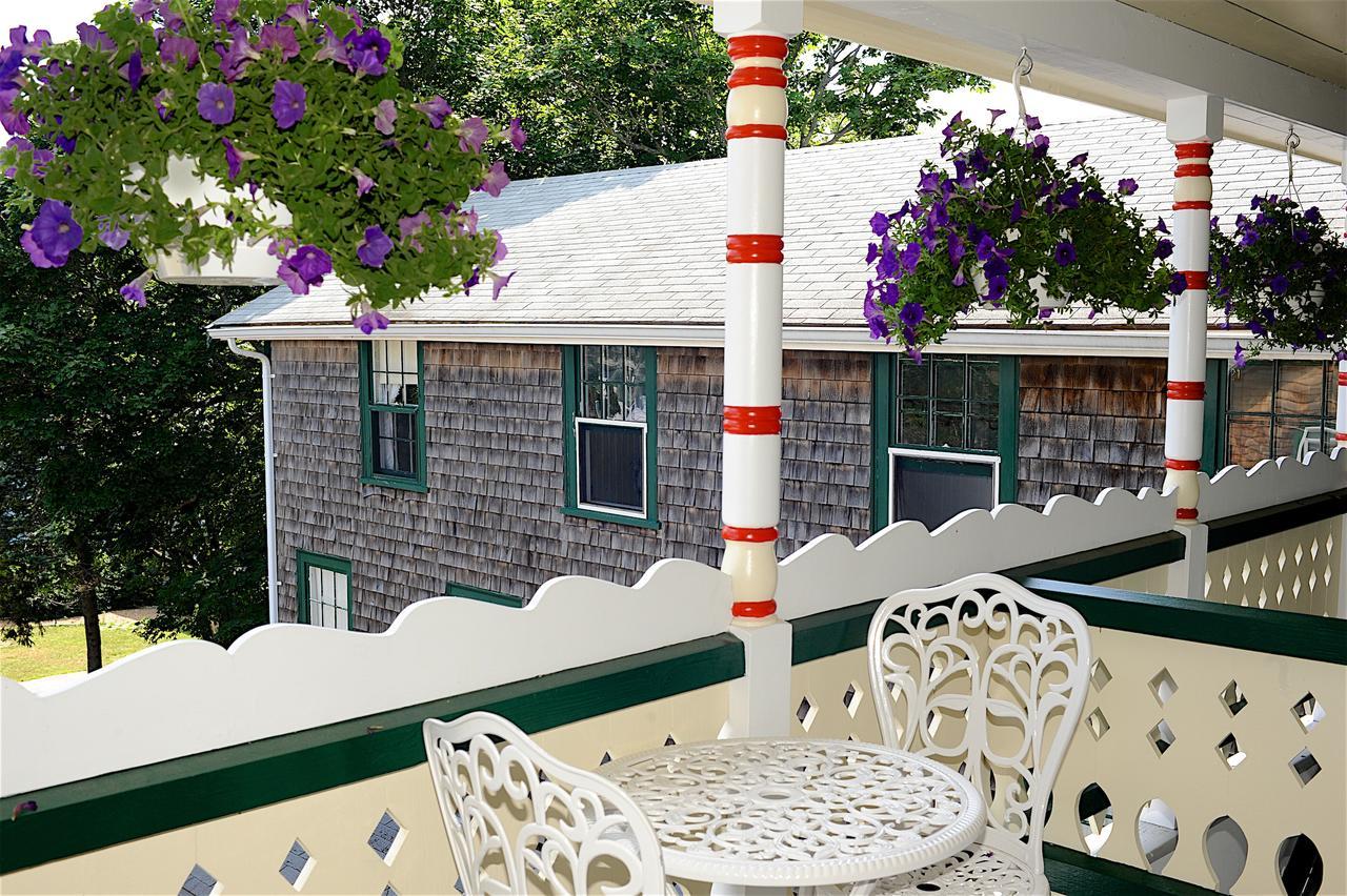 Pequot Hotel オーク・ブラフス エクステリア 写真