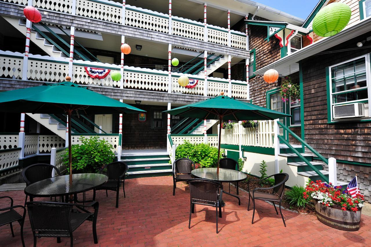 Pequot Hotel オーク・ブラフス エクステリア 写真