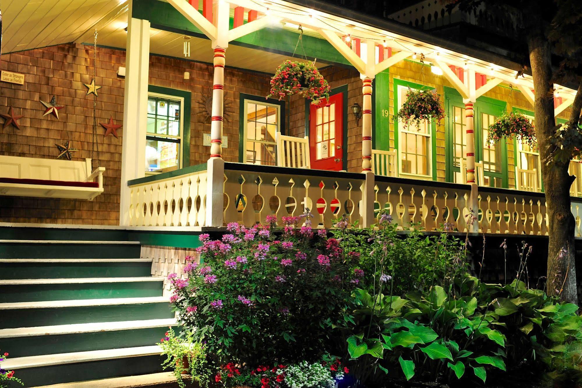 Pequot Hotel オーク・ブラフス エクステリア 写真