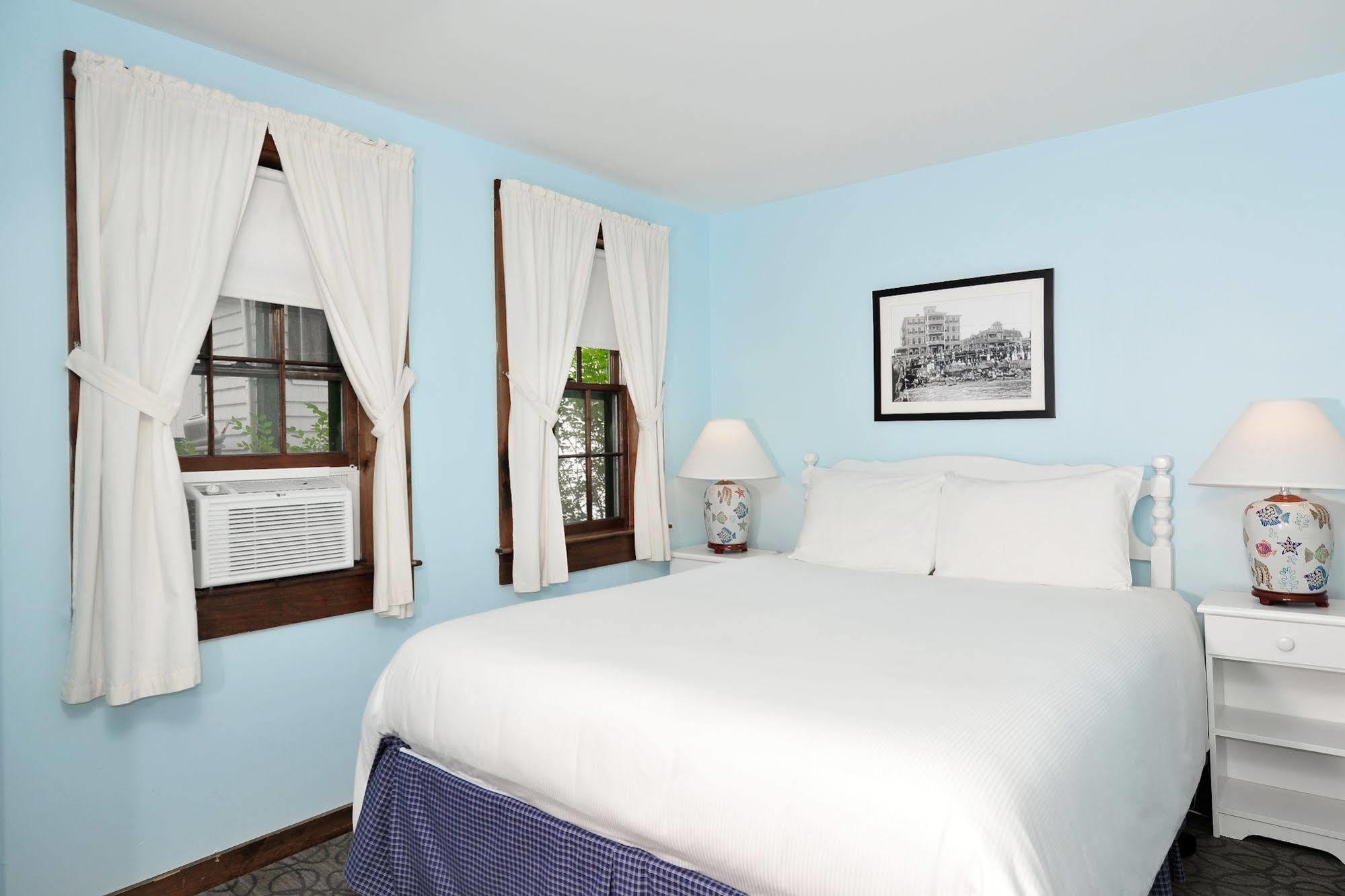 Pequot Hotel オーク・ブラフス エクステリア 写真