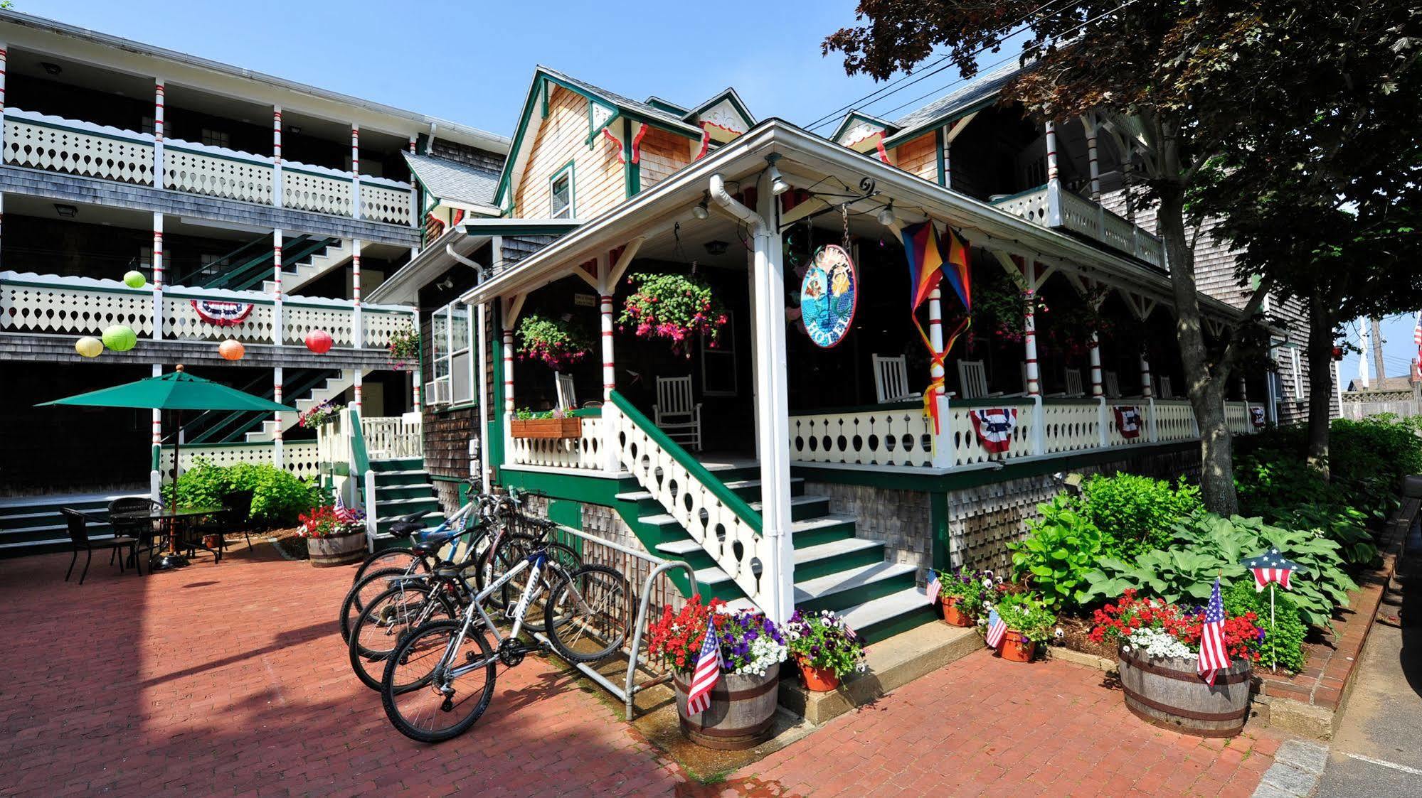 Pequot Hotel オーク・ブラフス エクステリア 写真