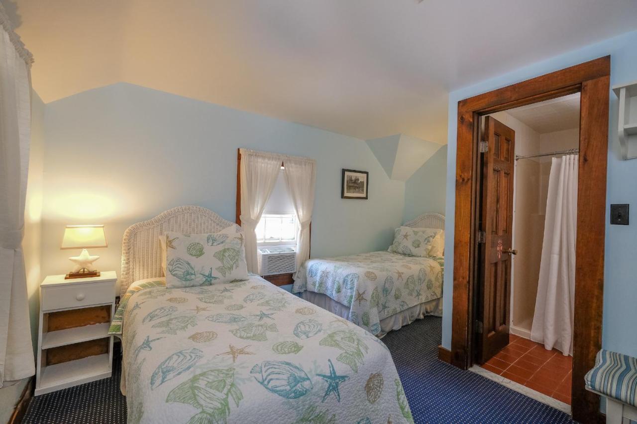 Pequot Hotel オーク・ブラフス エクステリア 写真